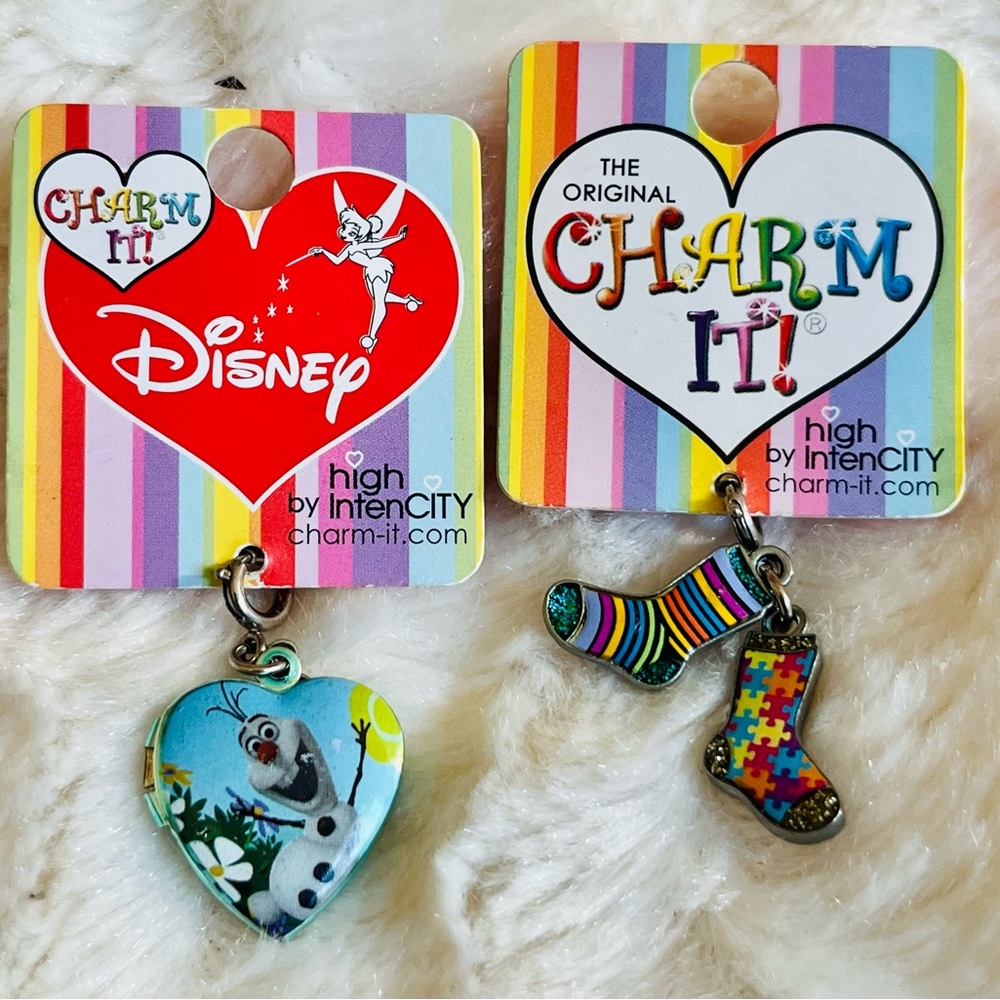 LOT OF 2 CHARM IT! High IntenCITY DISNEY OLAF LOCKET 2 DOUBLE SIDED SOCKS